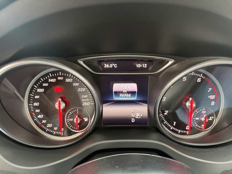 Mercedes-Benz GLA 250 Urban Automatik — photo 9
