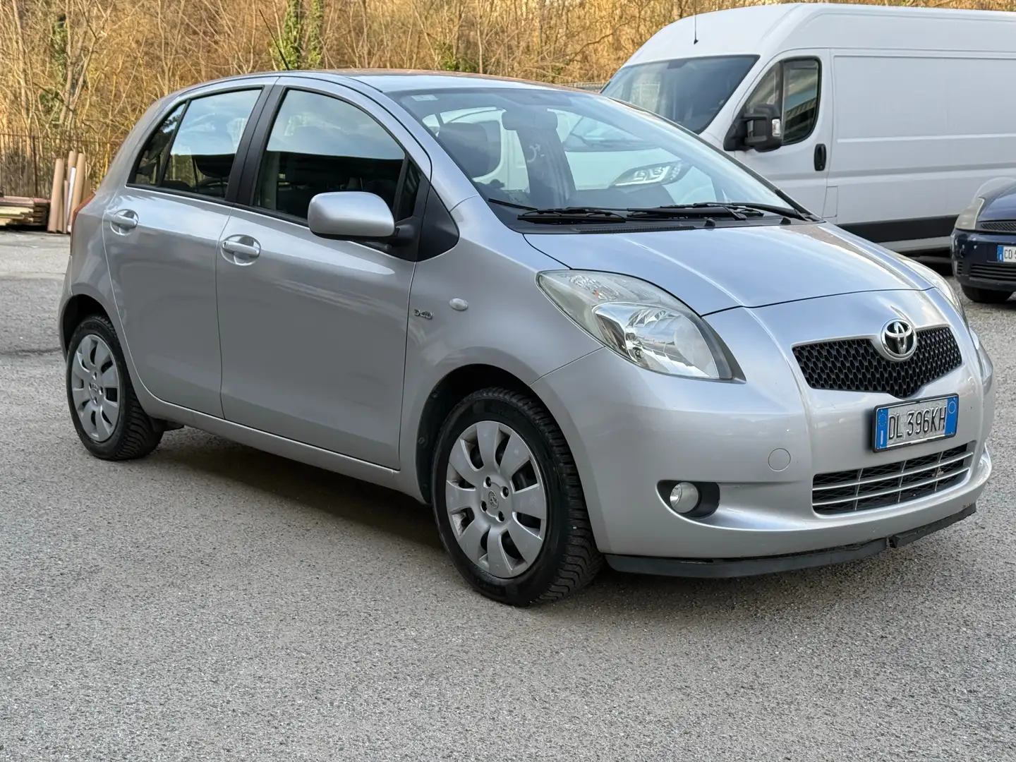 Toyota Yaris Yaris 5p 1.4 d-4d Sol Argento - 2