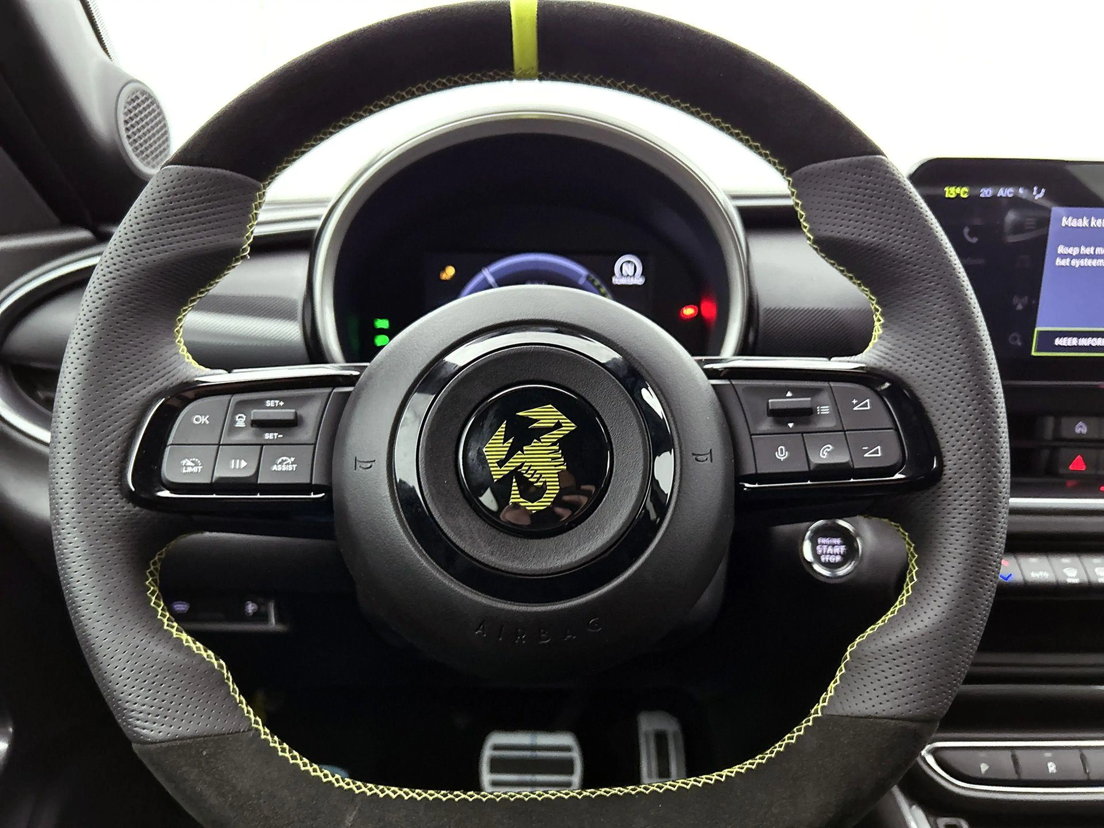 Abarth 600e Scorpionissima 54 kWh | 20 inch velgen | Navigatie — photo 12