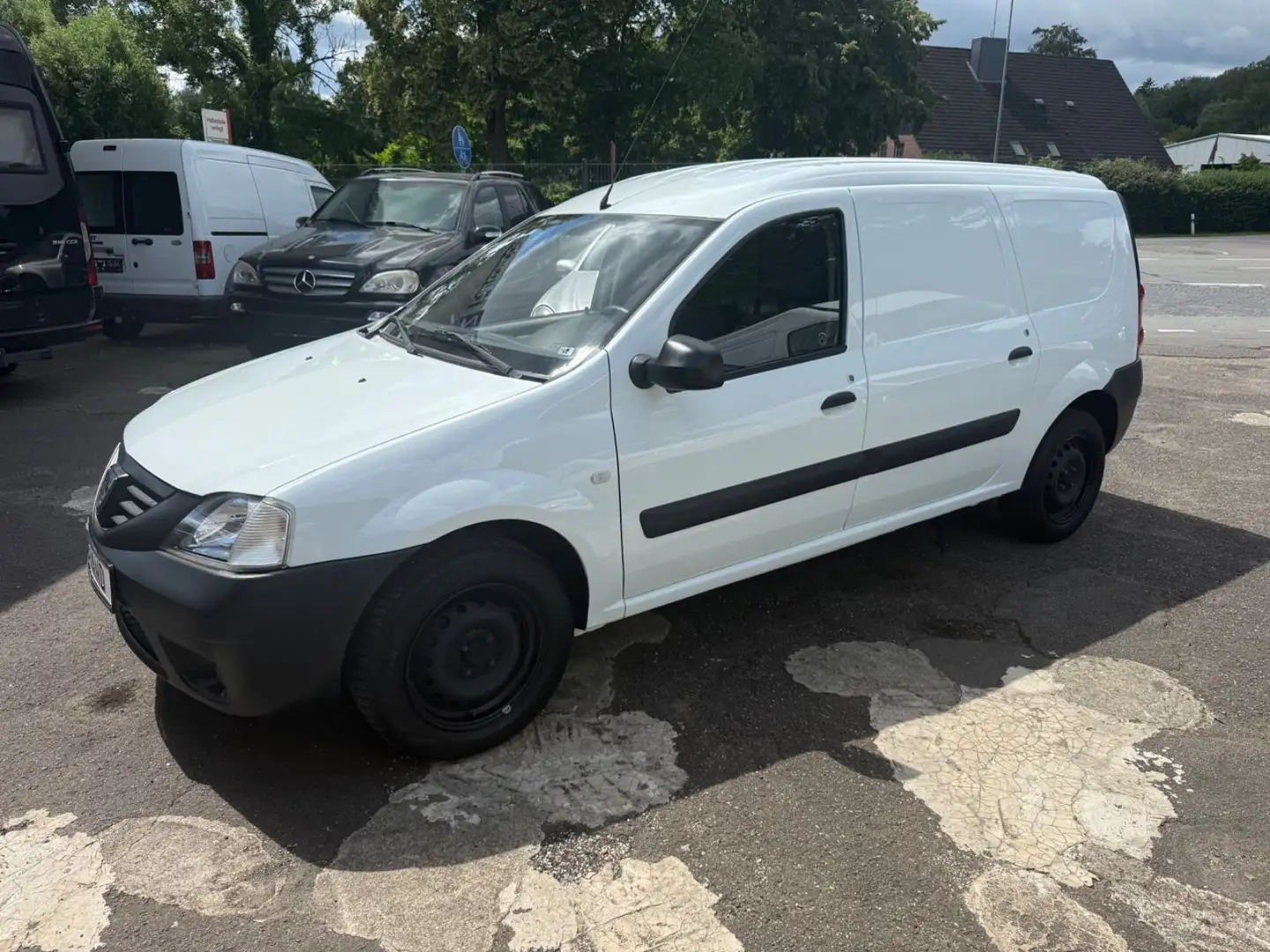 Dacia Logan Express Basis +1.Hand Top Kilometer Weiß - 1