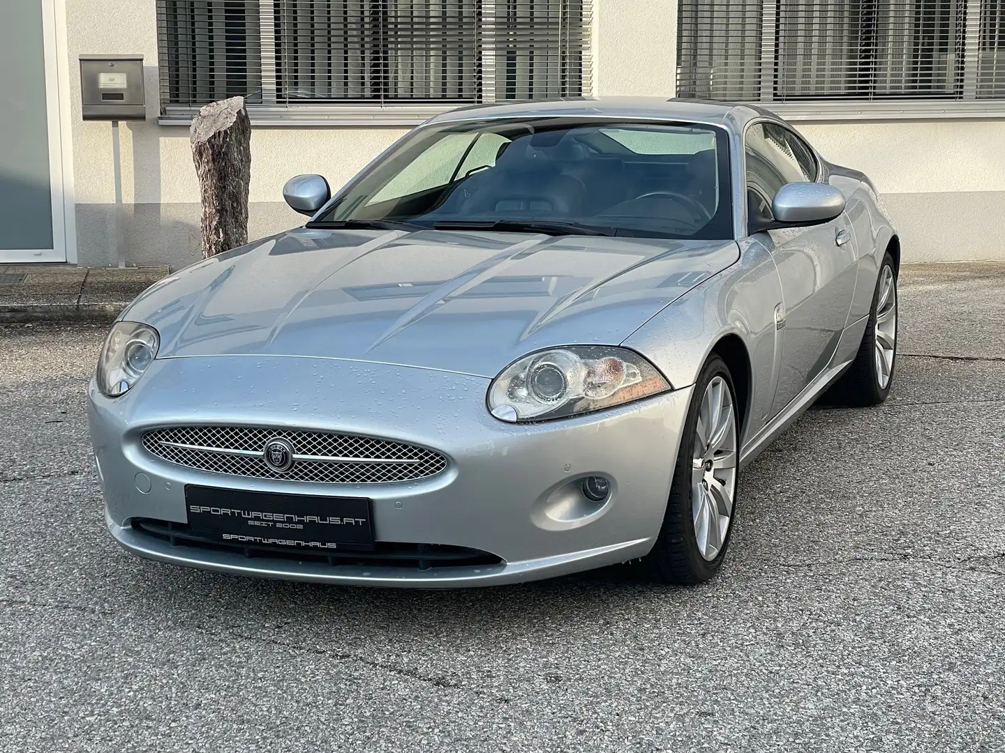 Jaguar XK XK8 4.2 Coupe*wenig KM*sehr gepflegtes Fahrzeug! Silber - 1