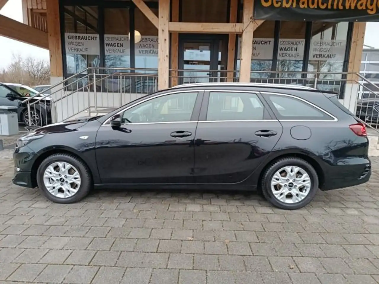 Kia Ceed SW / cee'd SW CEED SW 1.5T 140 DCT7 VISION STD (NAV) 10