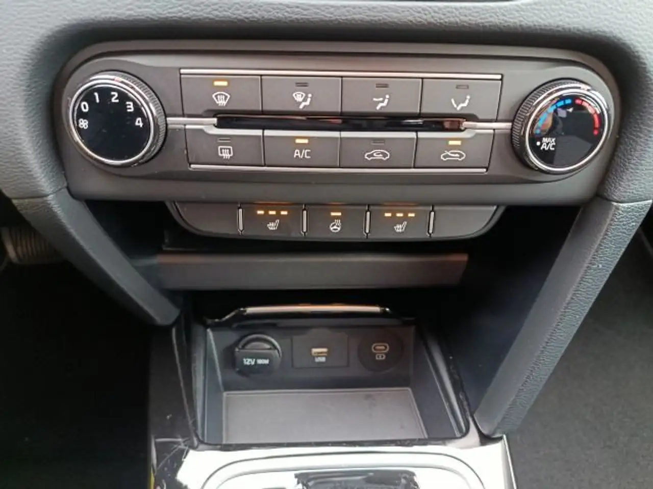 Kia Ceed SW / cee'd SW CEED SW 1.5T 140 DCT7 VISION STD (NAV) 20