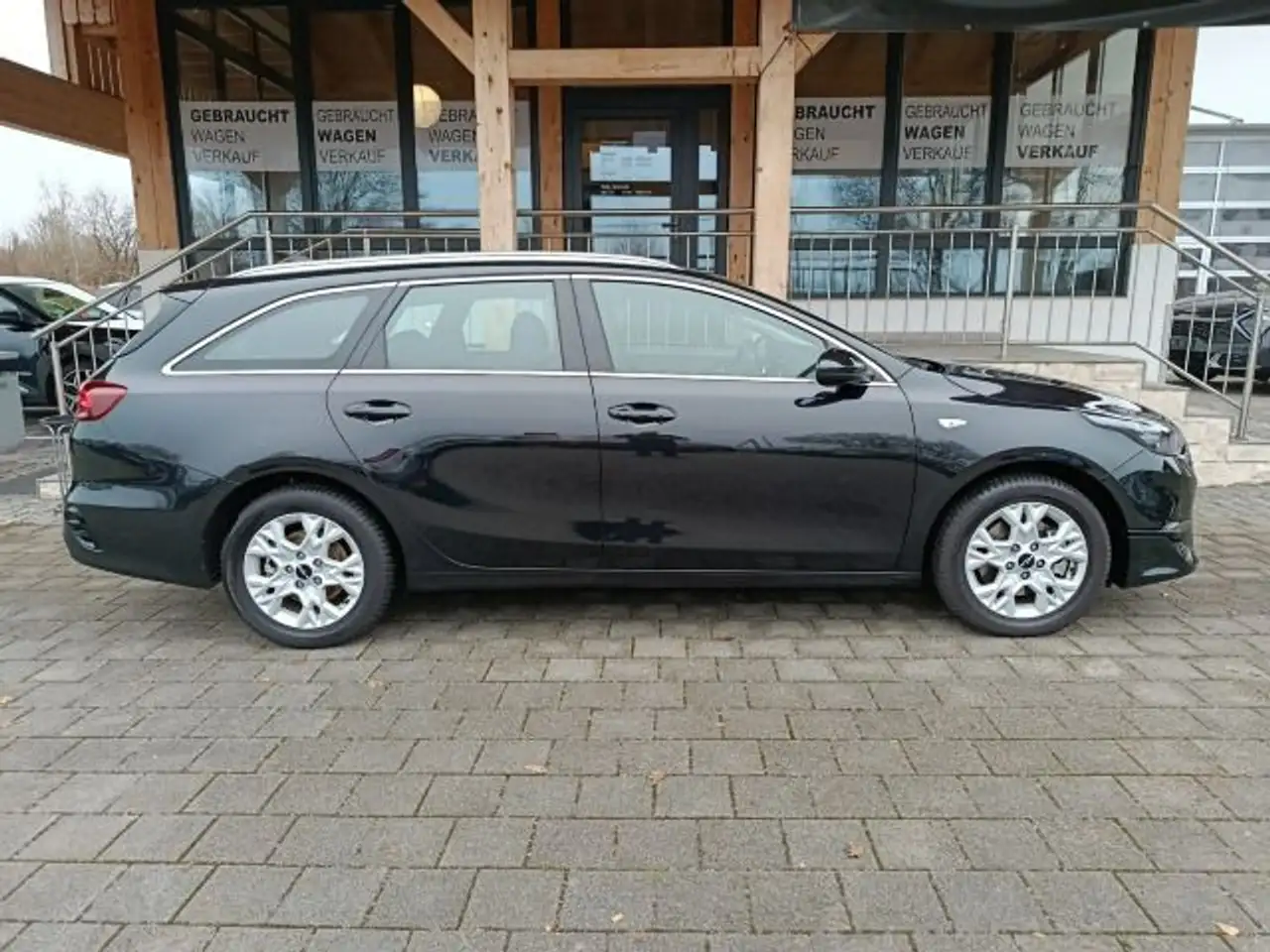 Kia Ceed SW / cee'd SW CEED SW 1.5T 140 DCT7 VISION STD (NAV) 9