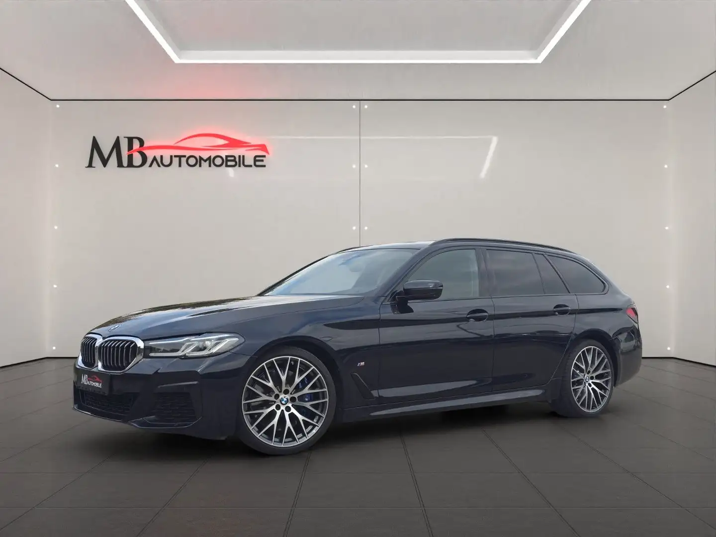 BMW 530 d M Sport *LASER*HUD*360°*PANNO*GARANTIE* Noir - 1