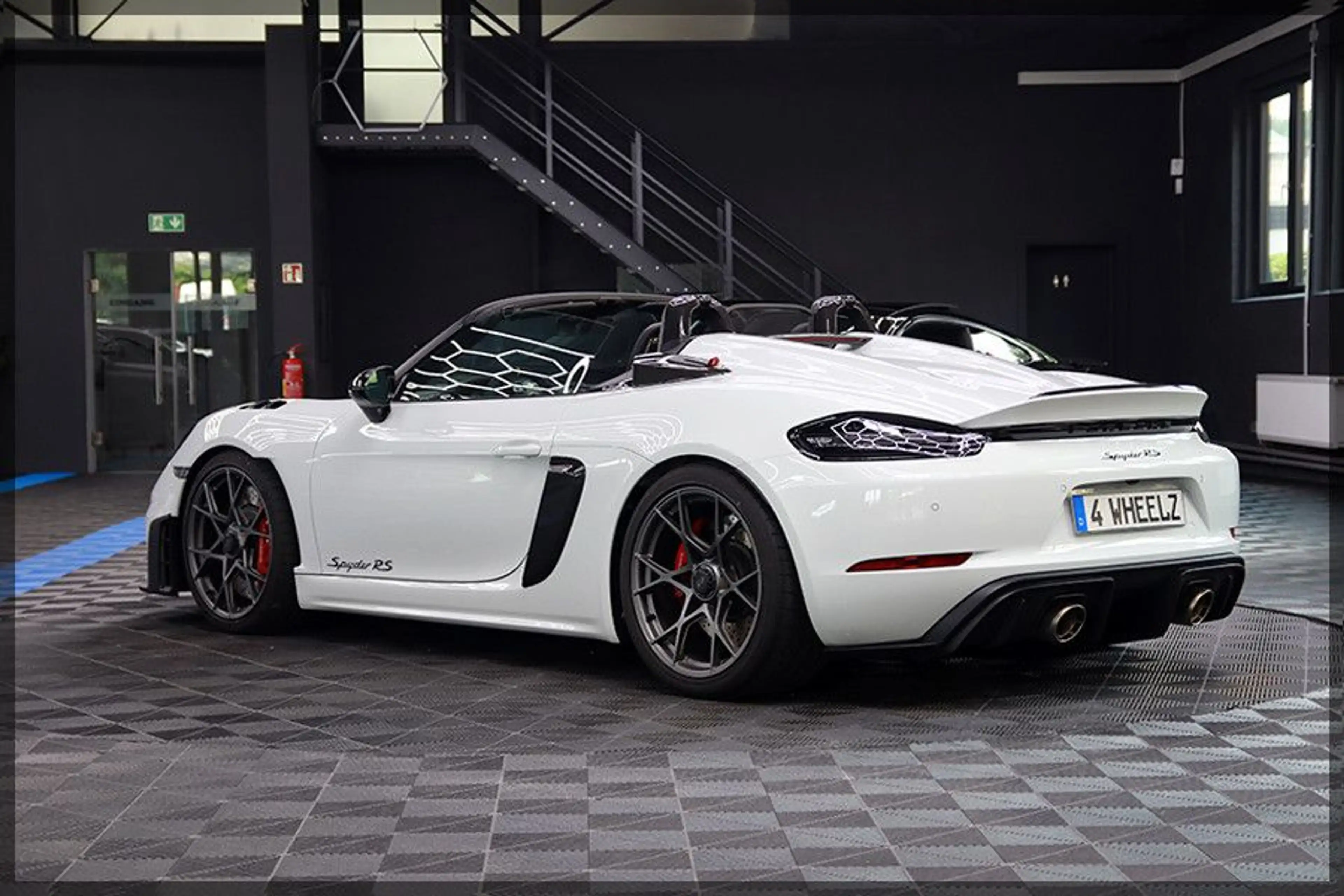 Porsche Boxster 718 Boxster Spyder RS Weissach APPROVED — photo 6