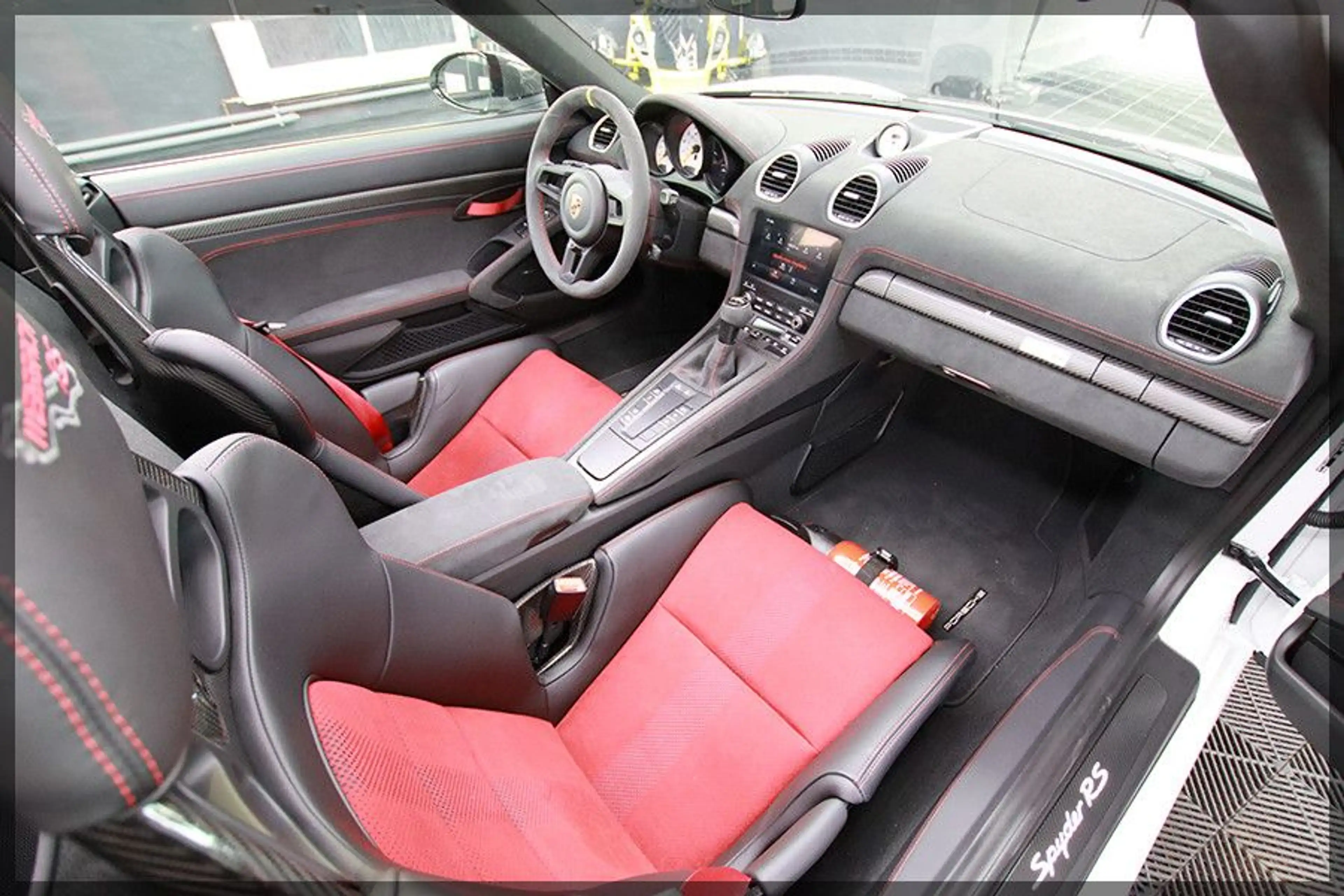 Porsche Boxster 718 Boxster Spyder RS Weissach APPROVED — photo 12