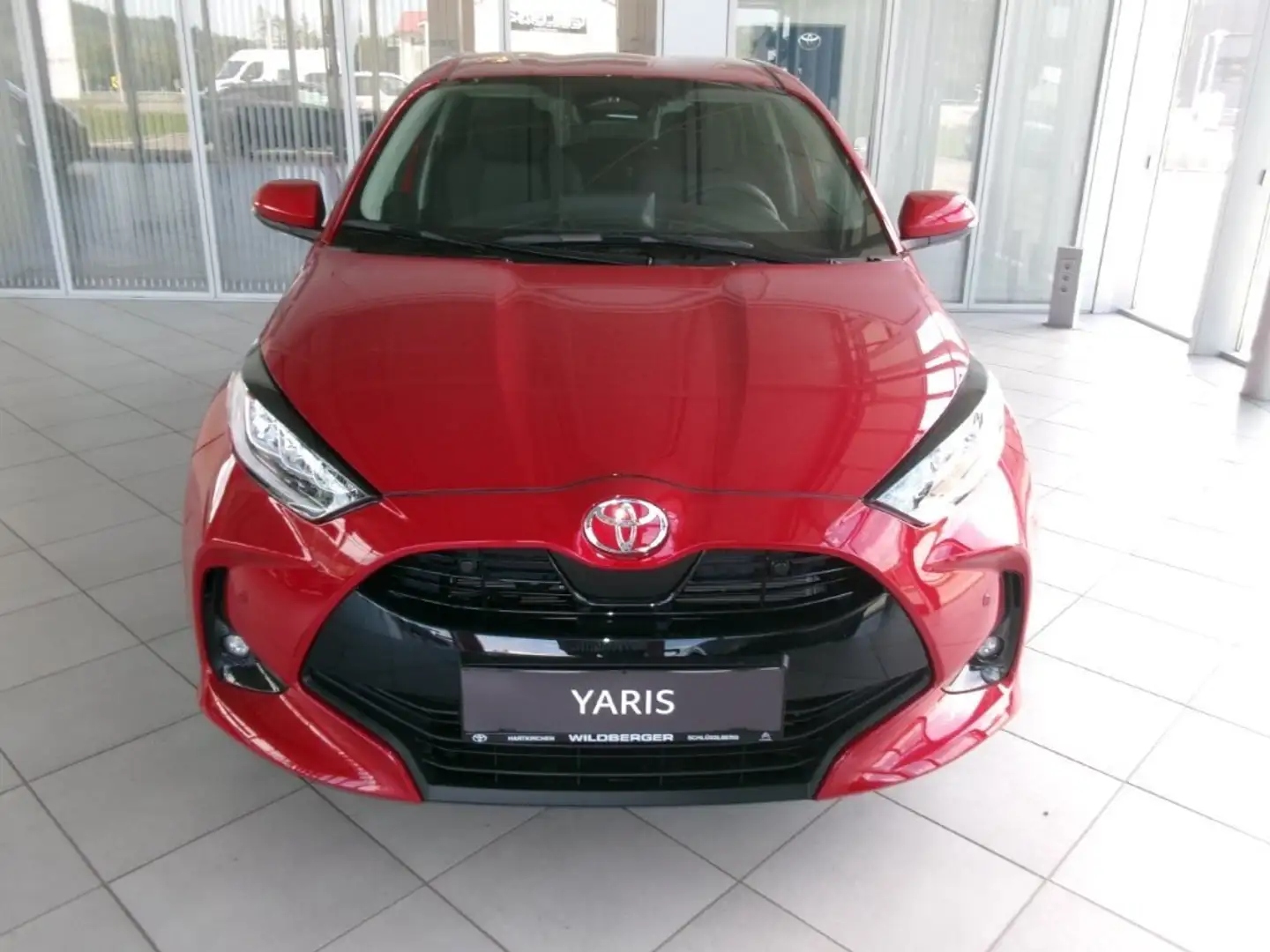 Toyota Yaris Yaris 1,5VVT-i HSD Teamplayer TECH !!! TOP DEAL Rot - 2