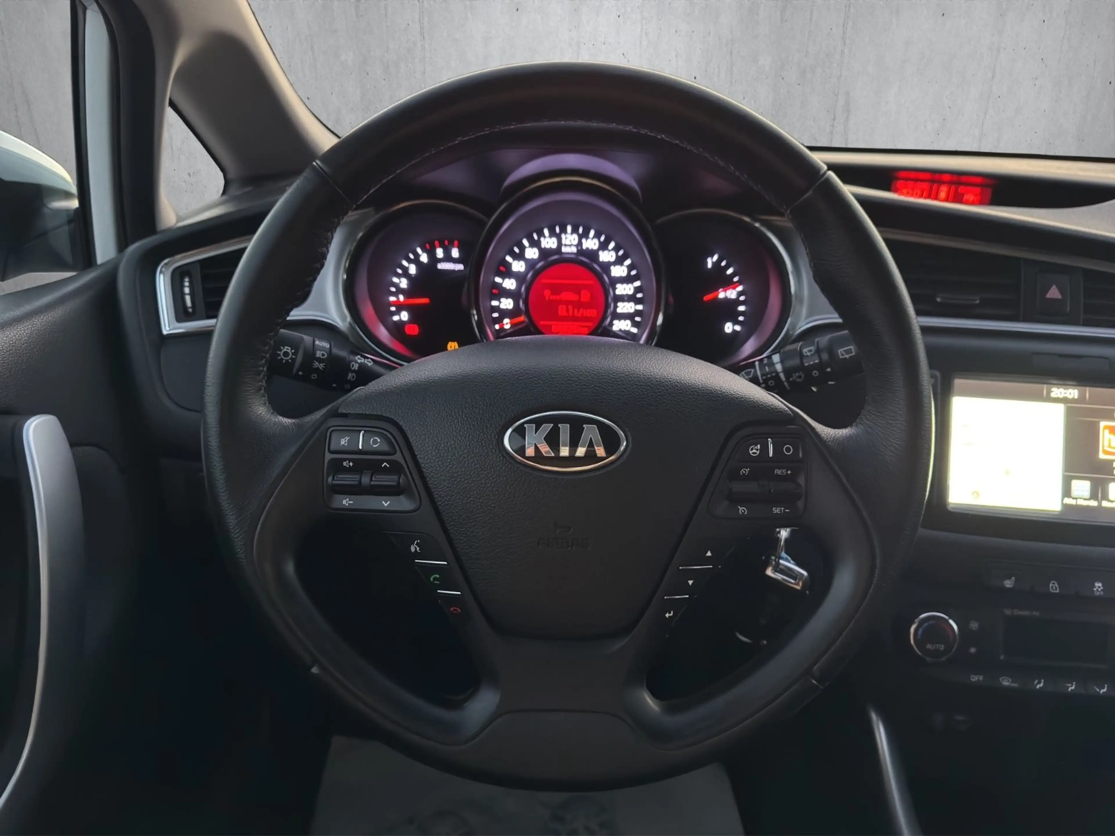 Kia Ceed SW / cee'd SW °Navi°Sitzheizung°Rückfahr-Kame — photo 11