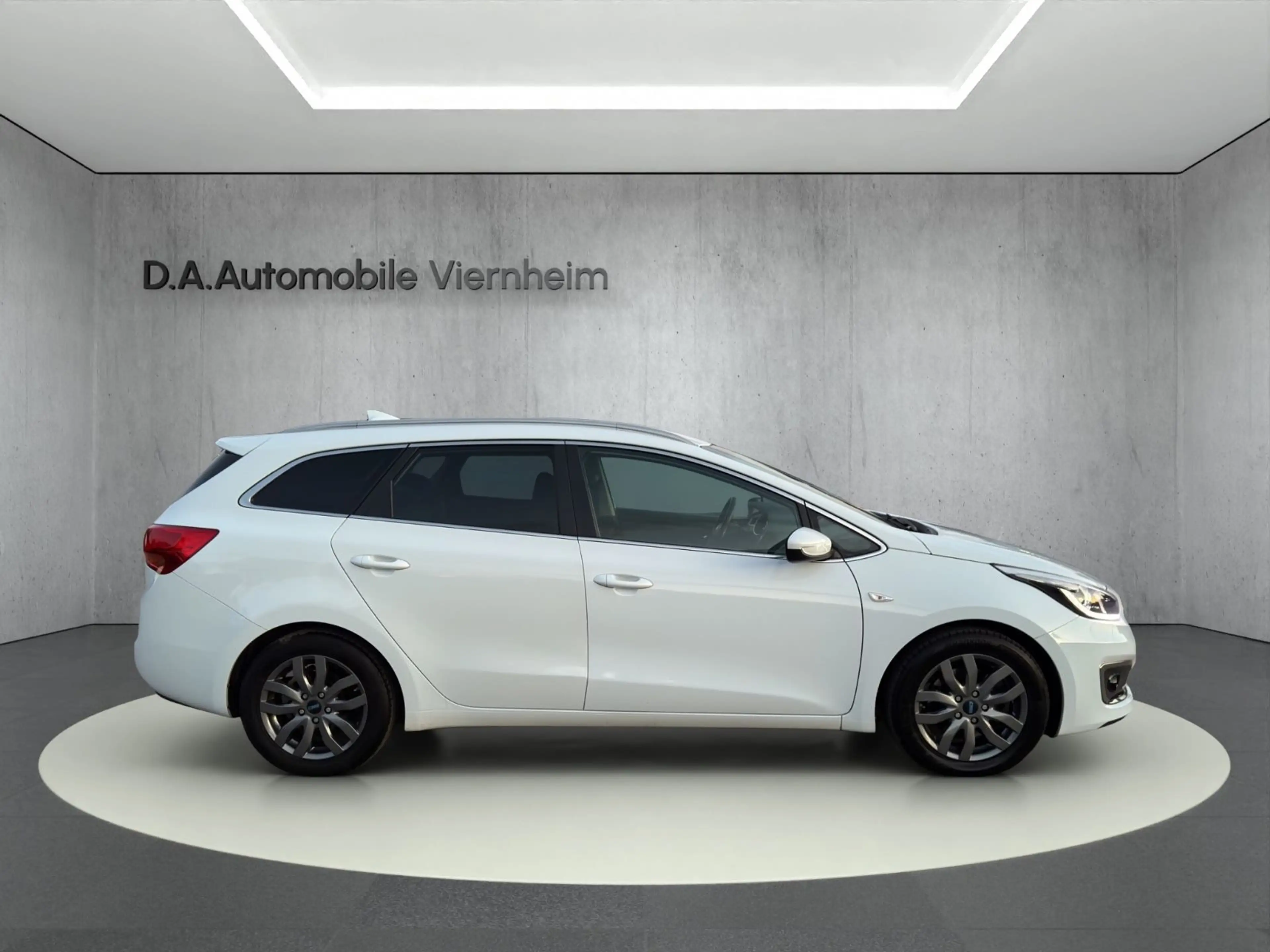 Kia Ceed SW / cee'd SW °Navi°Sitzheizung°Rückfahr-Kame — photo 7