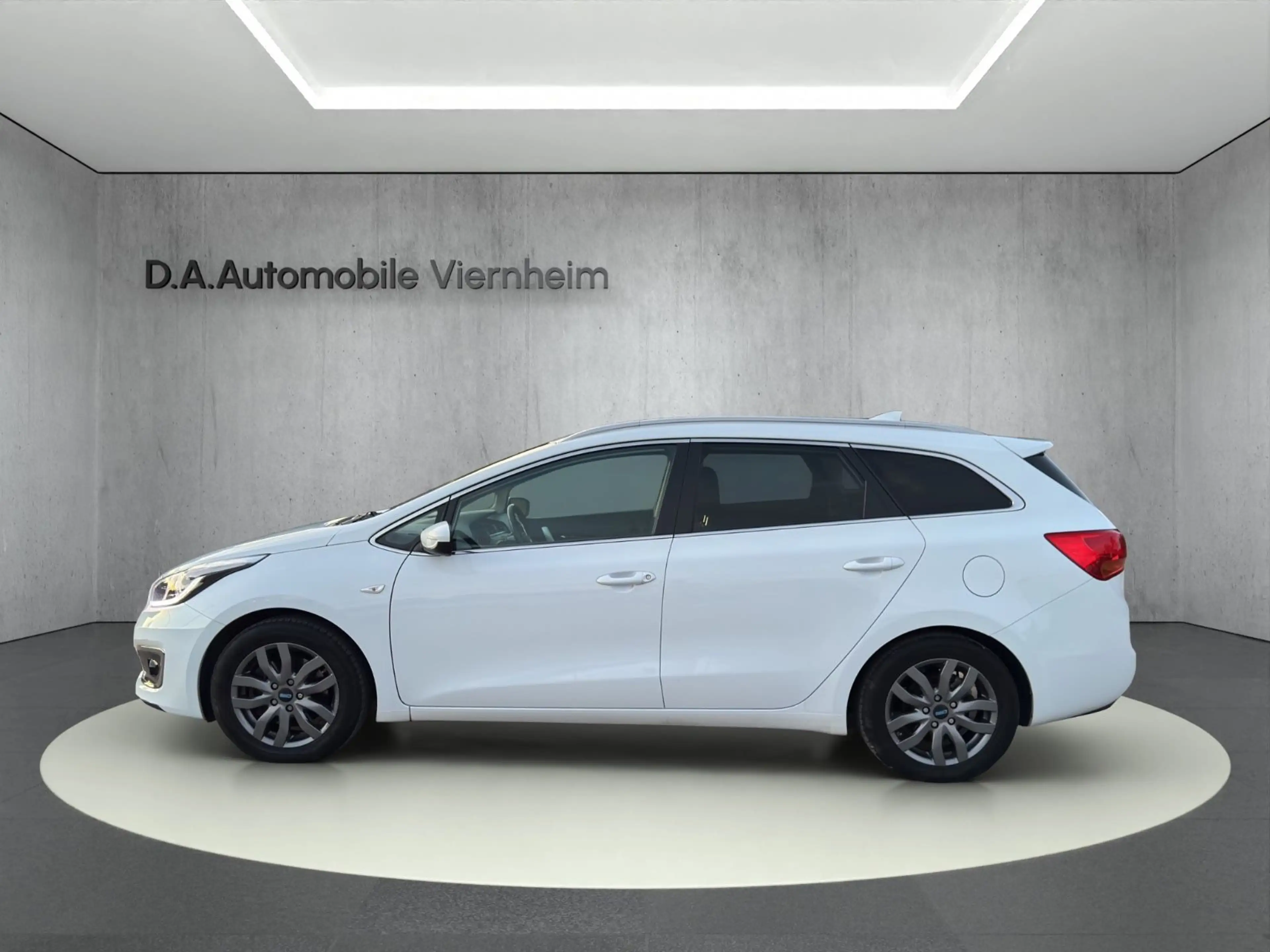 Kia Ceed SW / cee'd SW °Navi°Sitzheizung°Rückfahr-Kame — photo 3