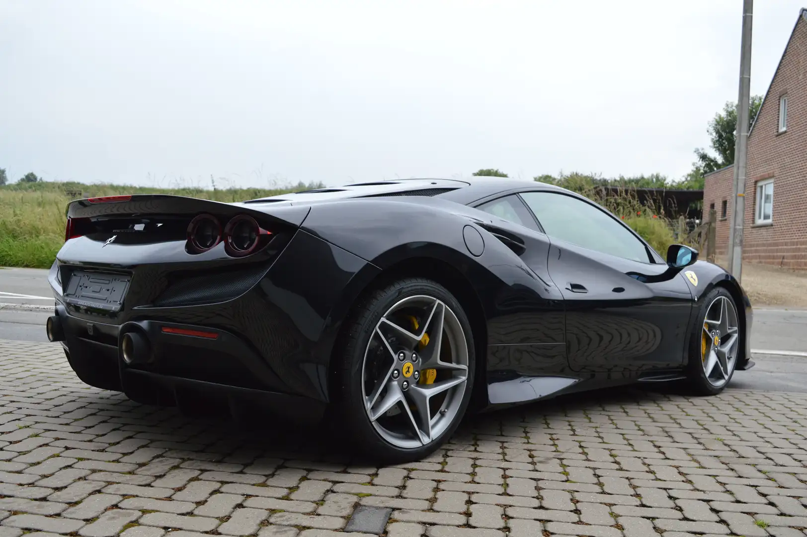 Ferrari F8 Tributo coupé 720ch - Sièges daytona - 16.000 km Schwarz - 2
