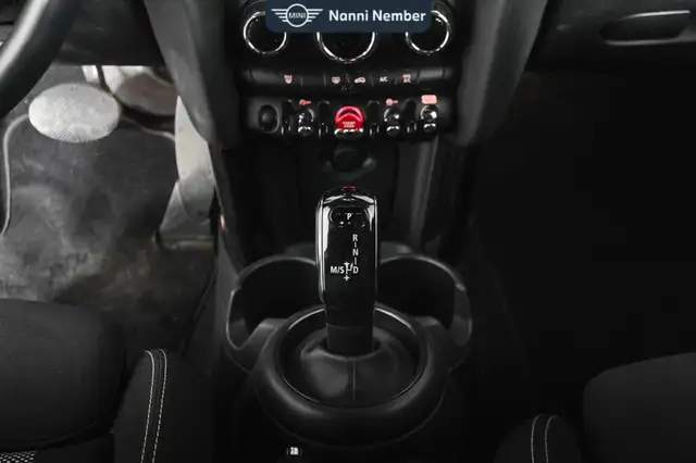 MINI Hatch view 13