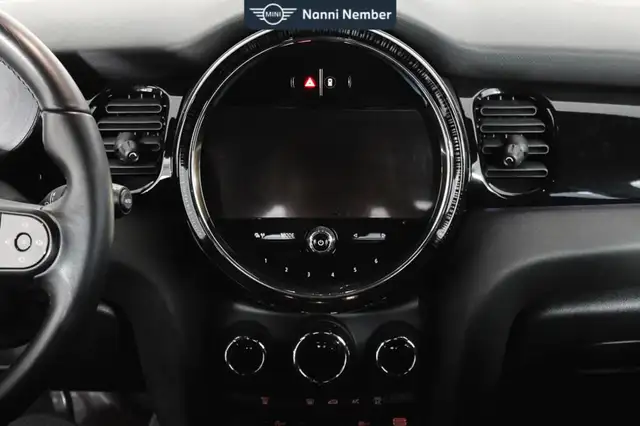 MINI Hatch view 12
