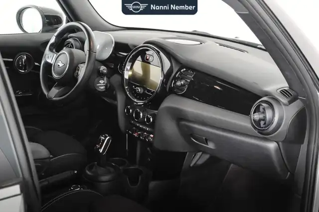 MINI Hatch view 8