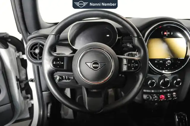 MINI Hatch view 10