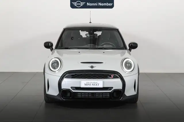 MINI Hatch view 2