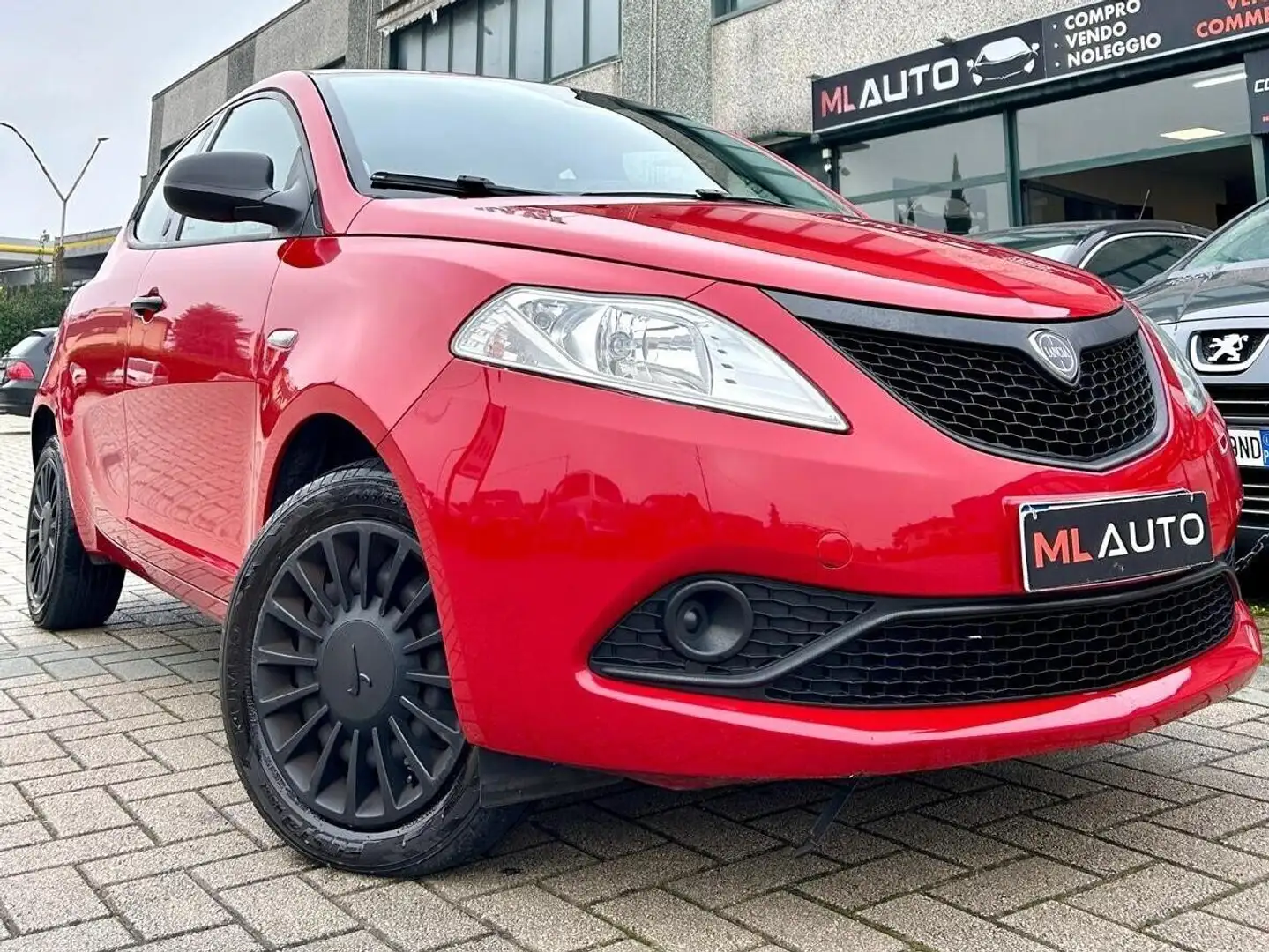 Lancia Ypsilon Ypsilon III 2015 1.0 firefly hybrid Silver s&s Rot - 1