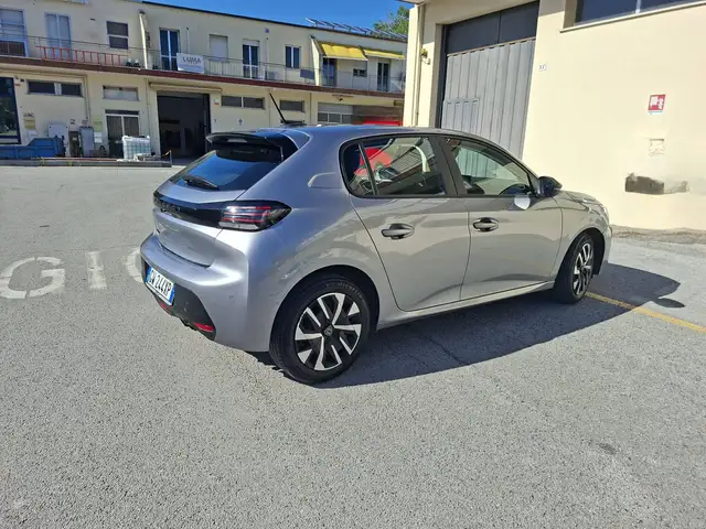 Peugeot 208 208 II 2023 1.2 puretech Style s ( IN PROMO)