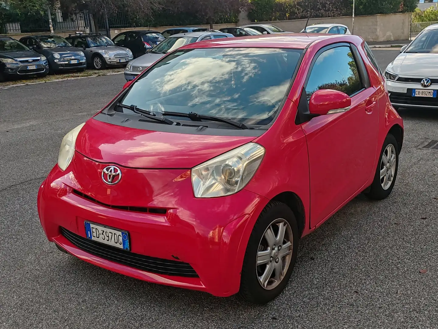 Toyota iQ iQ1.0 Sol Rosso - 1