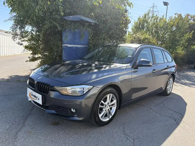BMW 3 Series view 4