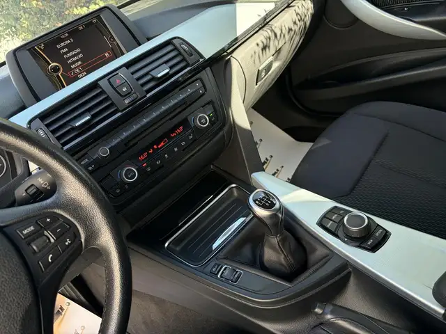 BMW 3 Series view 10