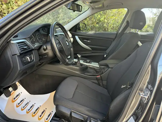 BMW 3 Series view 8
