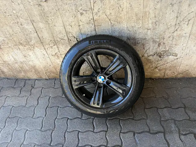 BMW 3 Series view 17