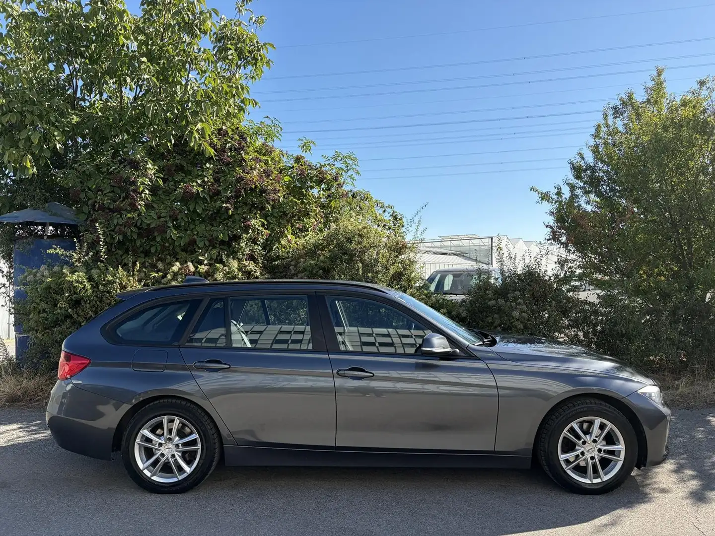 BMW 316 3er Benzin-Kombi AHK PDC AC/Auto ÖAMTC Pickerl Grau - 2