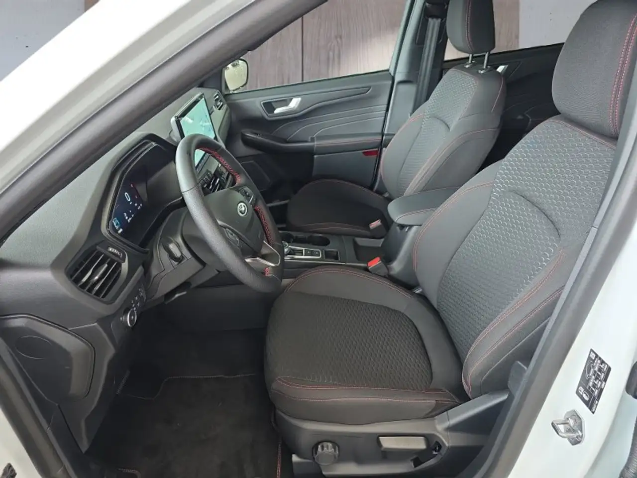 Ford Kuga ST-Line 2,5 FHEV 180PS 5*J.Gar/LED/Navi/Winterp. 9