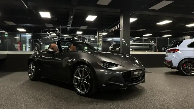 Mazda MX-5 Skyactiv-G Kazari