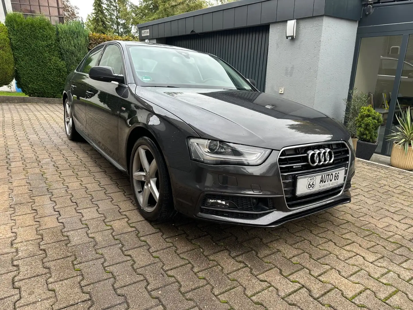 Audi A4 Lim. 2.0TDI Automatik Quattro S line Plus Grau - 1