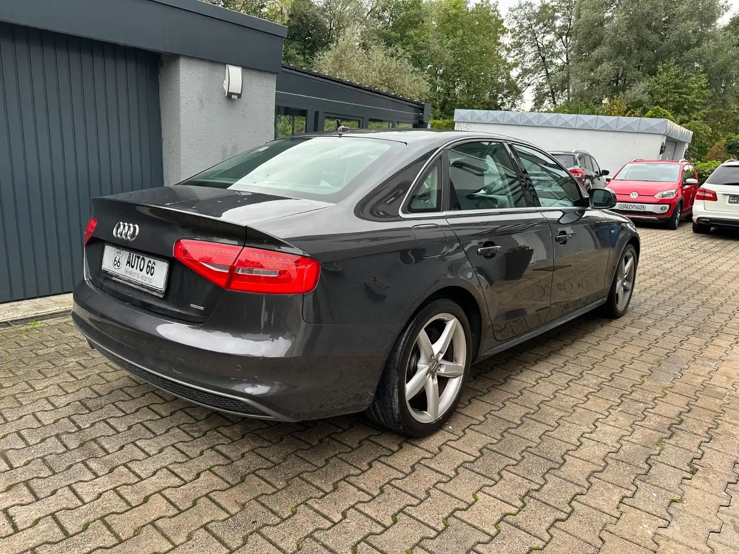 Audi A4 Lim. 2.0TDI Automatik Quattro S line Plus Grau - 2