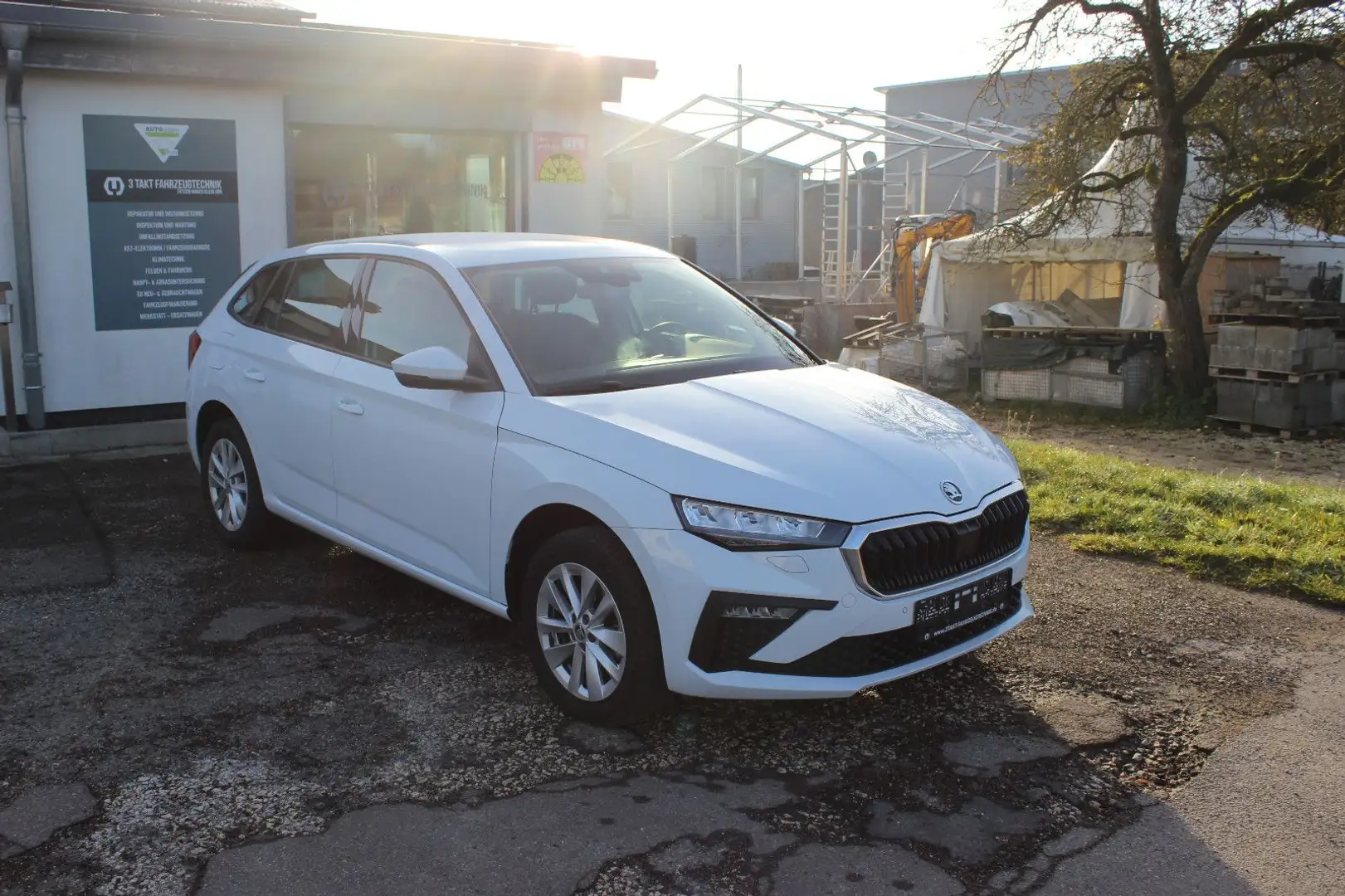 Skoda Scala Selection+AHK+CAM+5j.Garantie Blanc - 1