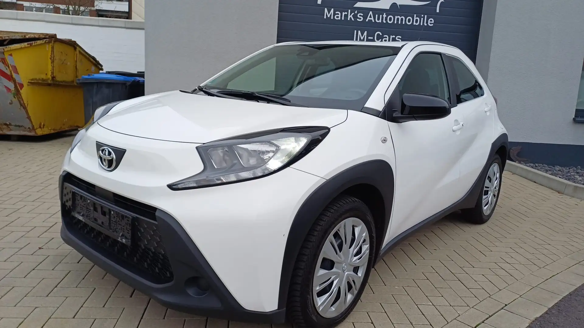 Toyota Aygo X Play Keyless*Klimaaut.*Tempom.*Parkass. mit Kamera Weiß - 2