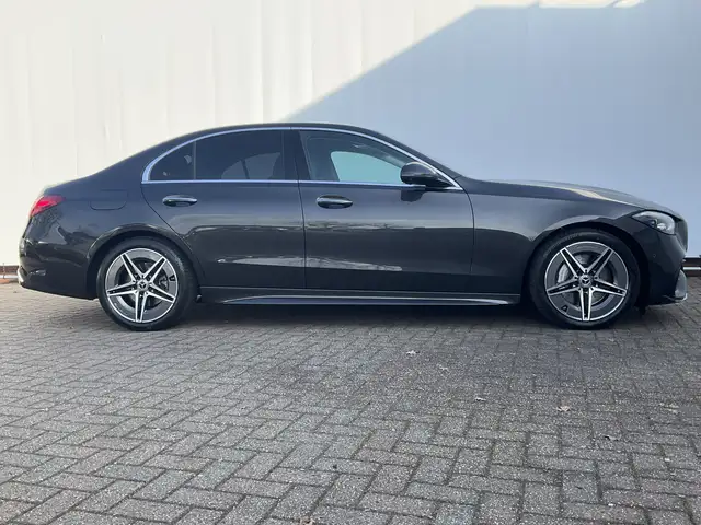 Mercedes-Benz C-Class view 8