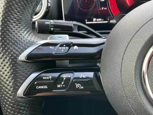 Mercedes-Benz C-Class view 14