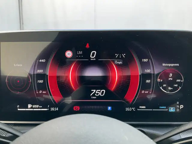 Mercedes-Benz C-Class view 13