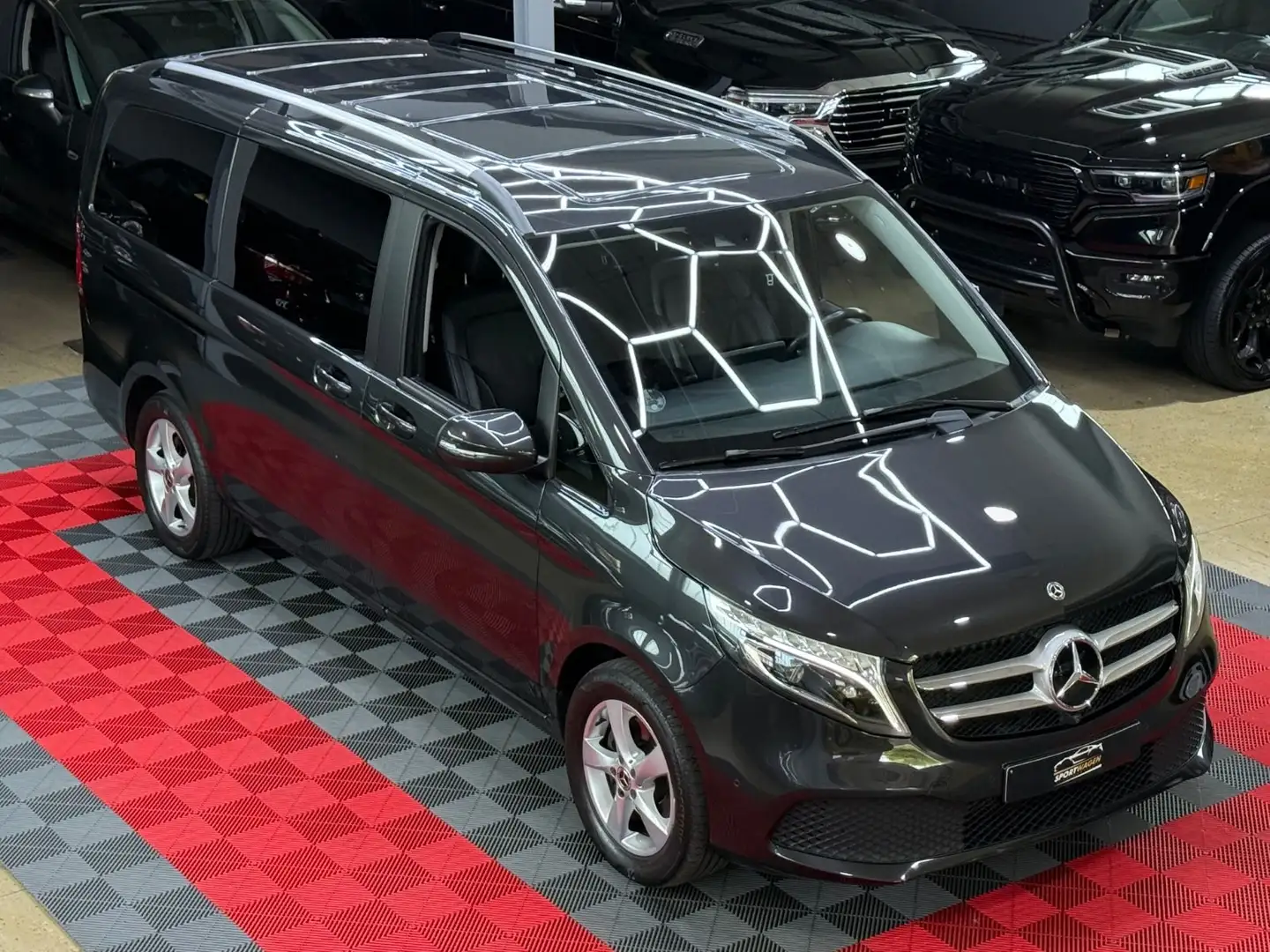 Mercedes-Benz V 250 V 300d AVANTGARDE 4Matic Lang Burmester 360° AHK Grigio - 1