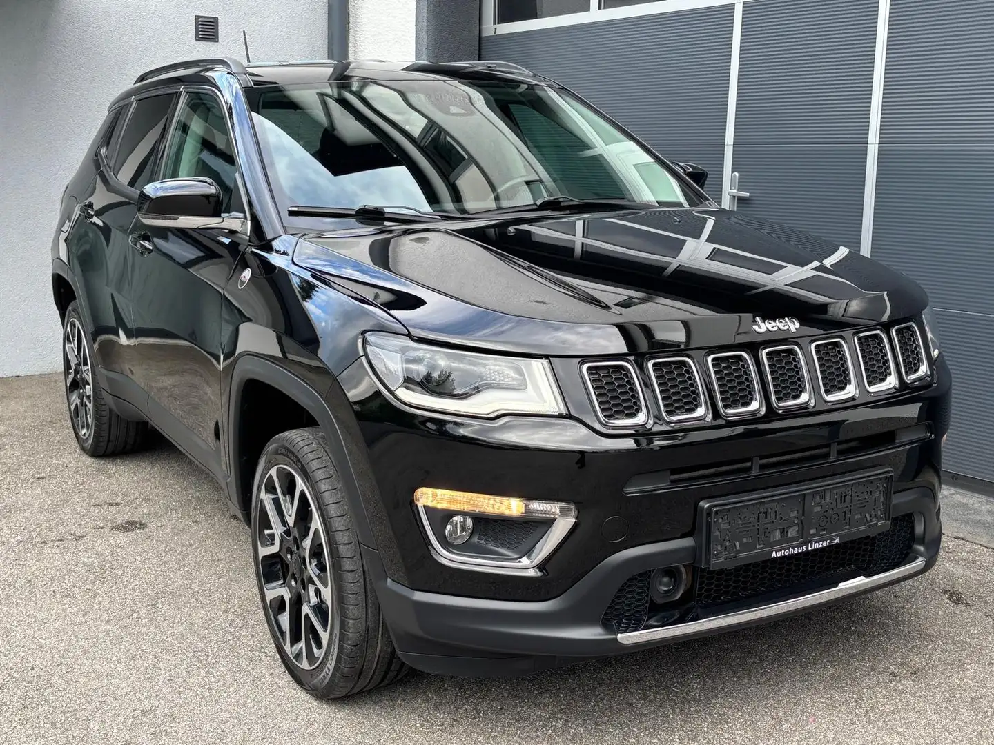 Jeep Compass Opening Edition 4WD Schwarz - 1