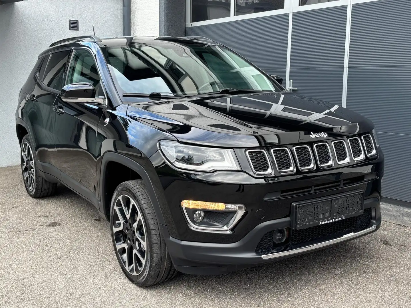 Jeep Compass Opening Edition 4WD Schwarz - 2