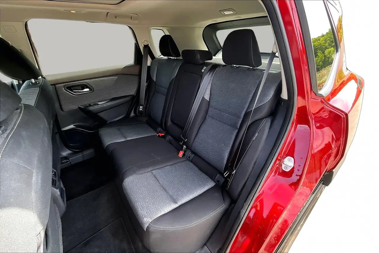 Nissan Rogue снимка Nissan Rogue