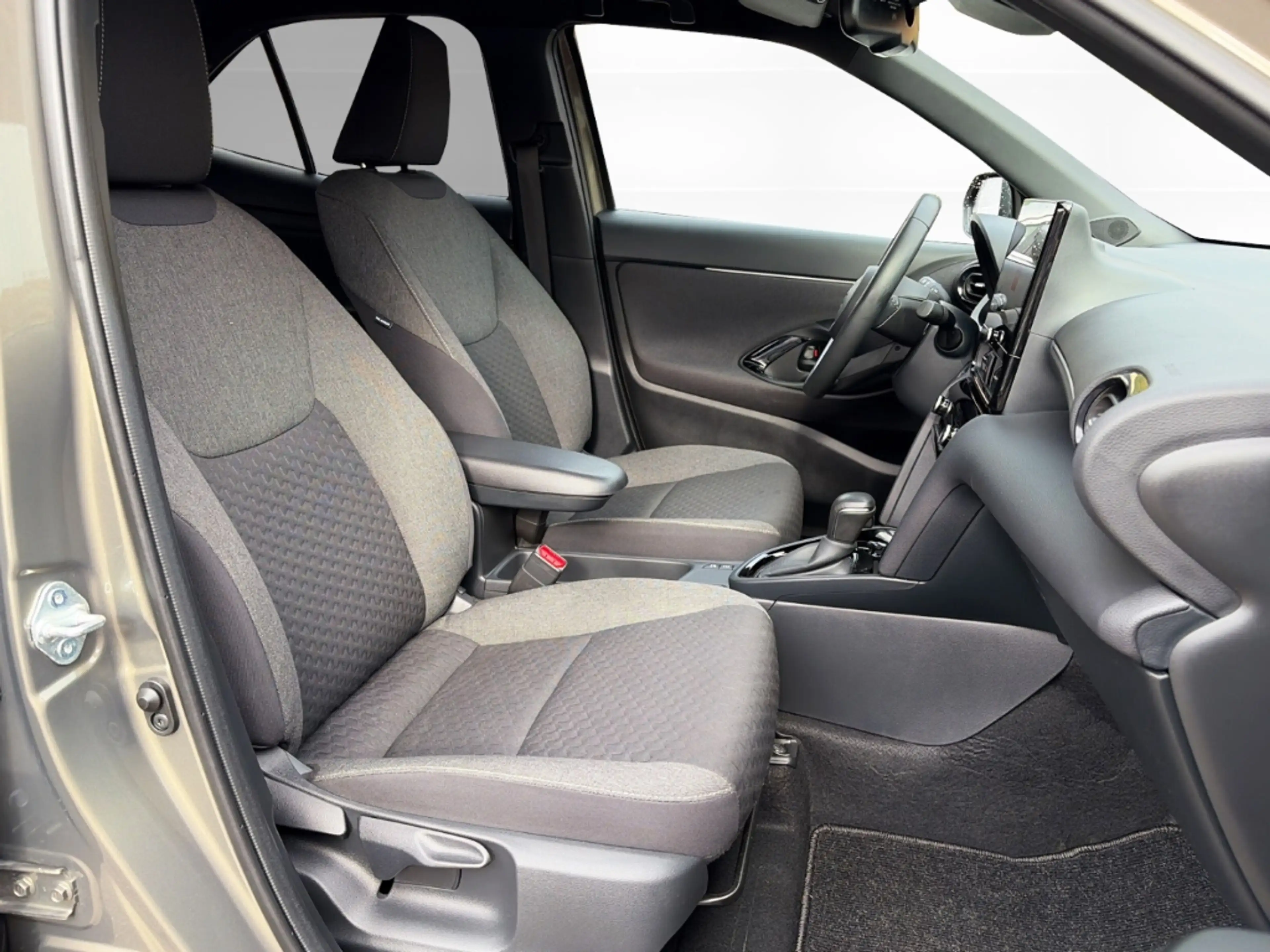 Toyota Yaris Cross 1.5 Hybrid Team D +Klima +Winterpaket +Kamera — photo 15