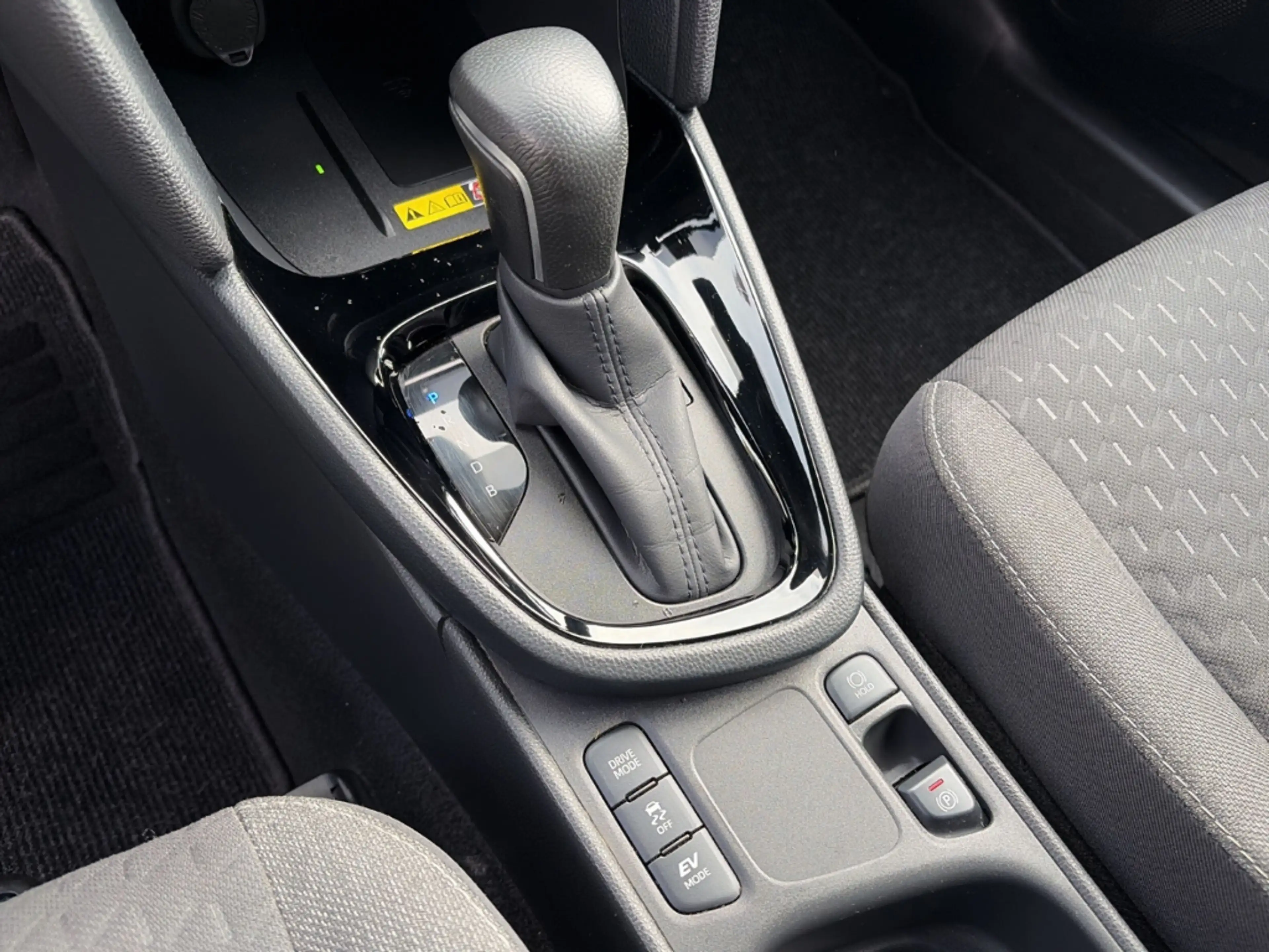 Toyota Yaris Cross 1.5 Hybrid Team D +Klima +Winterpaket +Kamera — photo 14