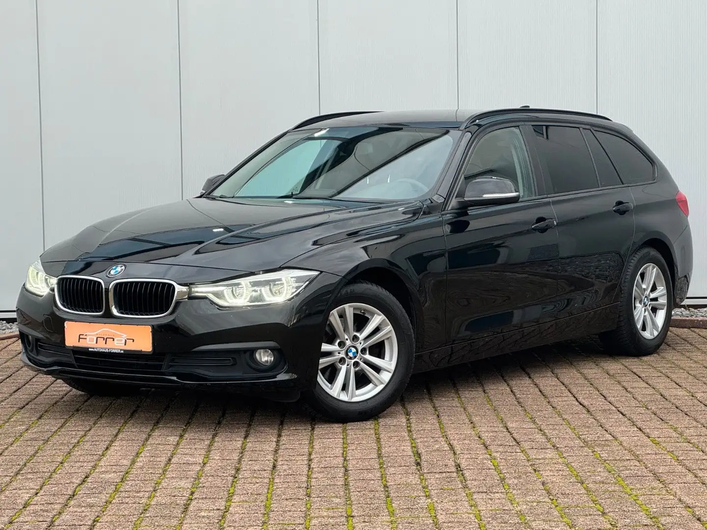BMW 318 d Touring LED NAVI SZH PDC SCHH. KLIMA Schwarz - 1