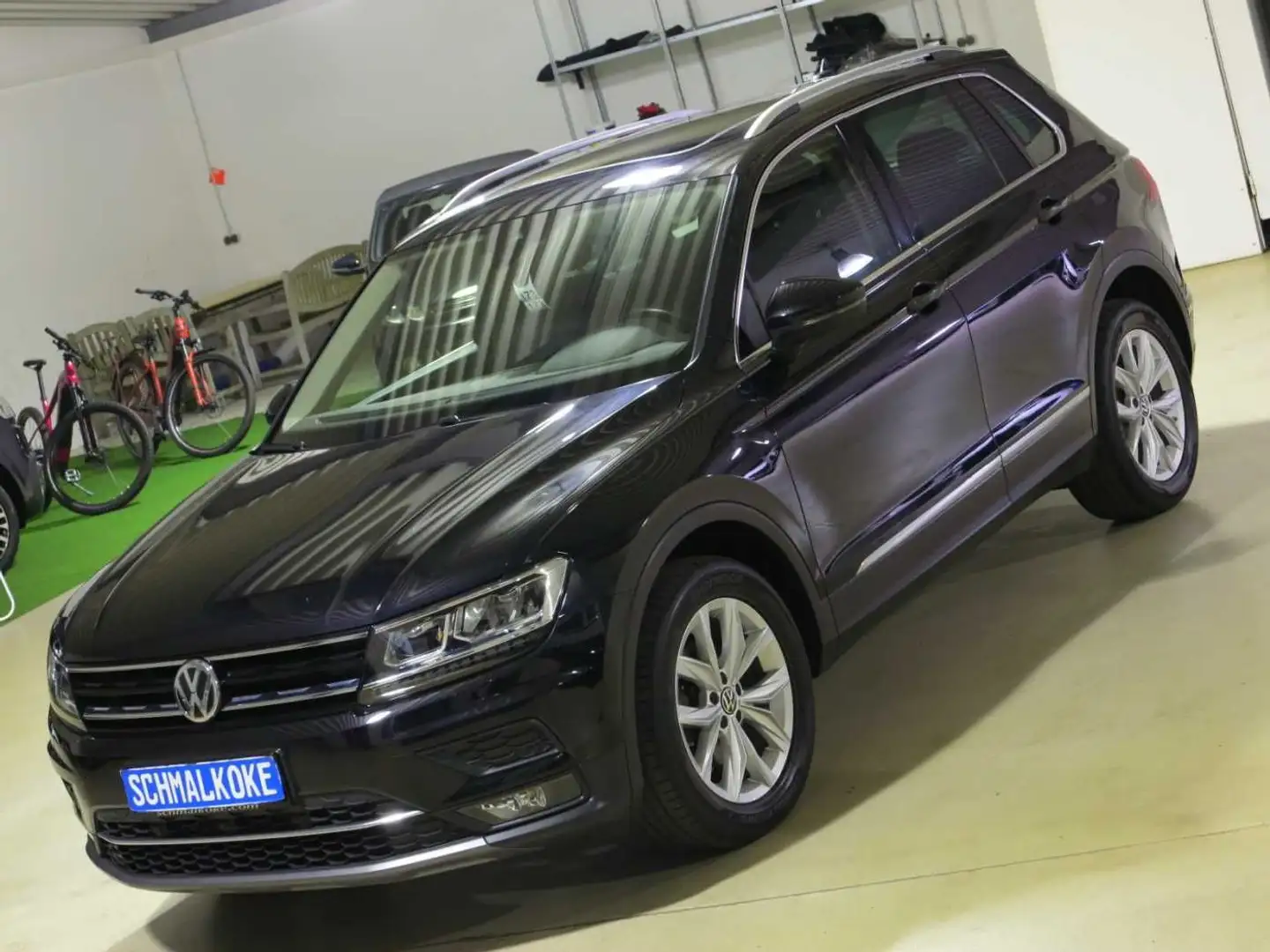 Volkswagen Tiguan 2.0 TDI SCR 4Mot DSG7 HIGHL eSAD AHK Navi Schwarz - 2