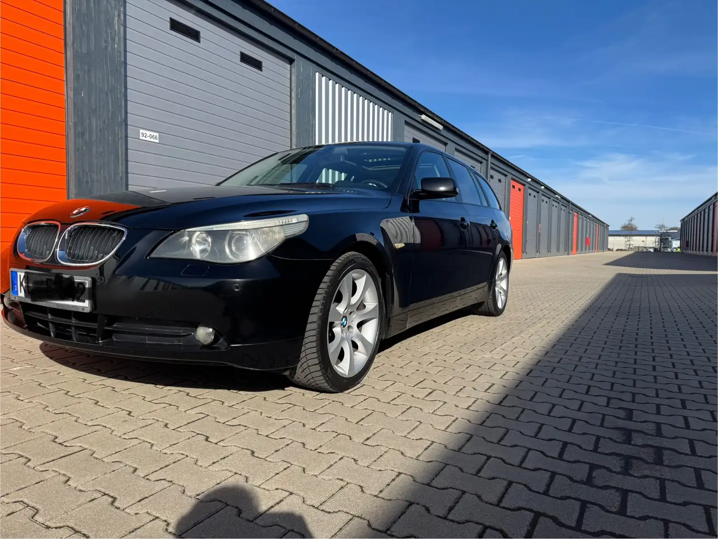 BMW 523 523i+Touring Černá - 2