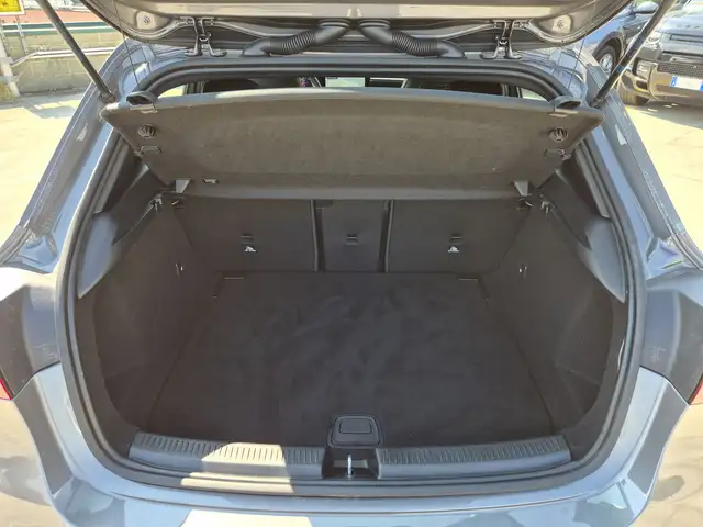 Mercedes-Benz A-Class view 12
