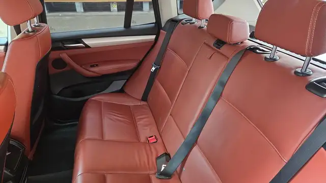 BMW X3 view 9