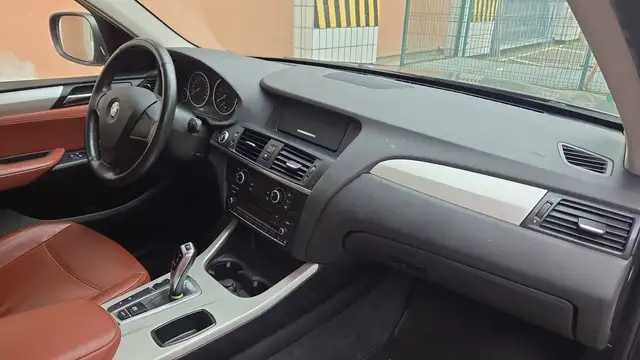 BMW X3 view 10